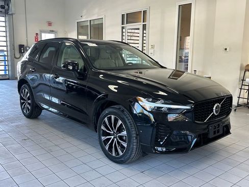 Certified 2023 Volvo XC60 B5 Plus w/ Climate Package image 5
