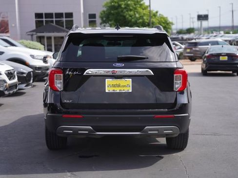 Used 2023 Ford Explorer XLT w/ Equipment Group 202A image 7