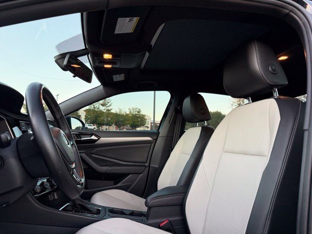 Used 2019 Volkswagen Jetta R-Line w/ R-Line Cold Weather Package FWD image 22