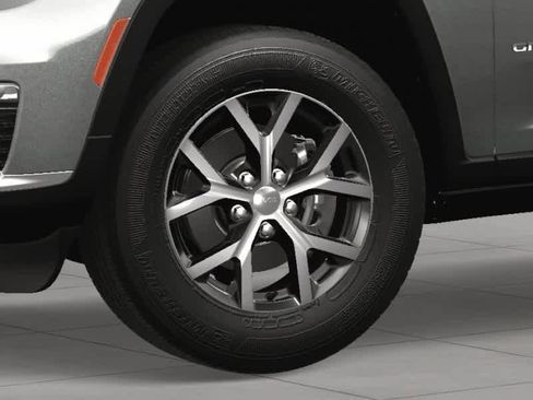 New 2025 Jeep Grand Cherokee L Limited image 11