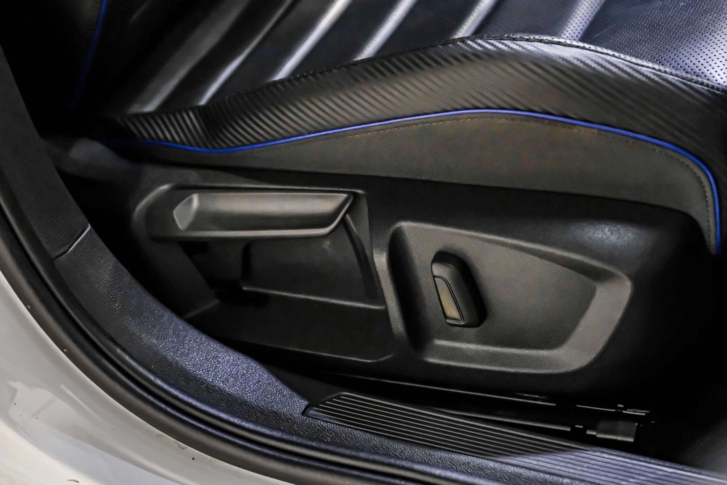 Used 2022 Volkswagen Golf R AWD/4WD image 49