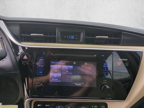 Certified 2017 Toyota Corolla LE FWD image 14