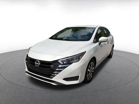 Used 2025 Nissan Versa SV FWD image 7