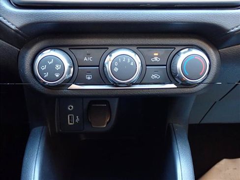 Used 2025 Nissan Versa S w/ Trunk Package FWD image 13