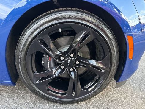 Used 2023 Chevrolet Camaro LT w/ RS Package RWD image 9
