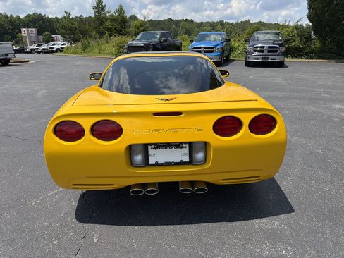 Used 2000 Chevrolet Corvette Coupe w/ Roof Pkg RWD image 6