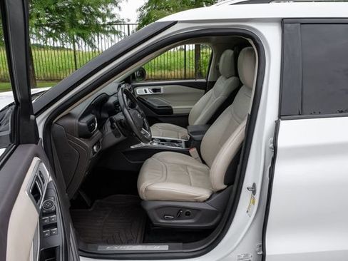 Used 2020 Ford Explorer Platinum w/ Premium Technology Package AWD/4WD image 6