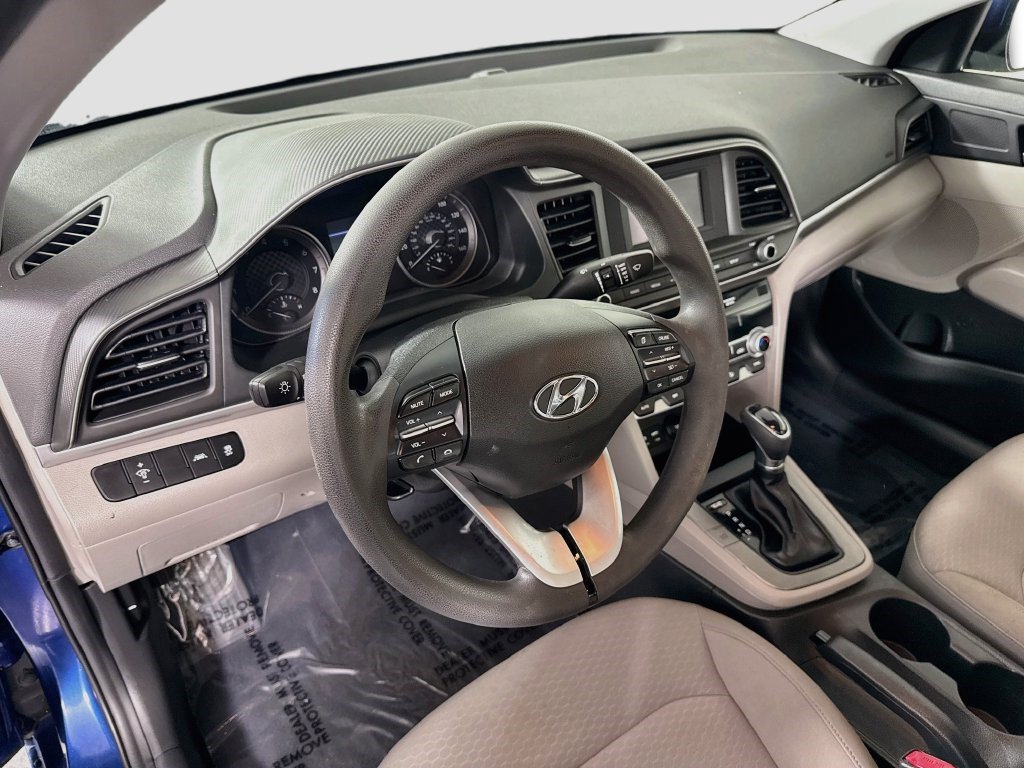 Used 2020 Hyundai Elantra SE FWD image 21