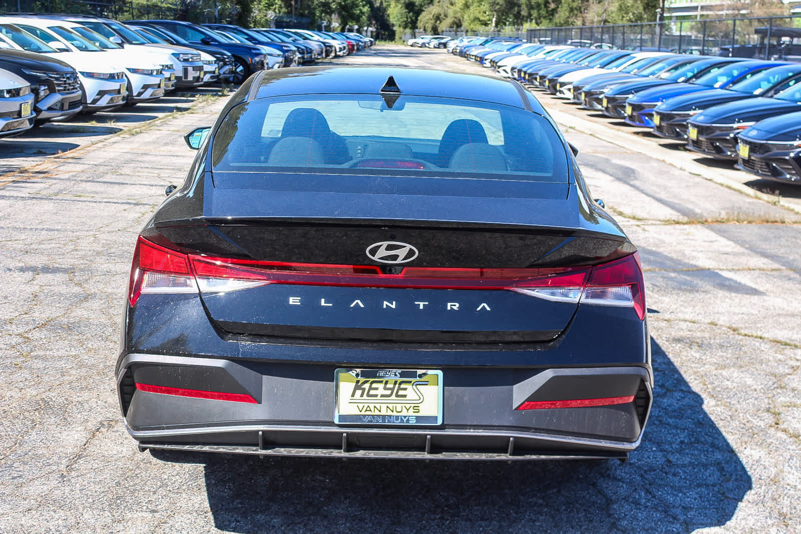 Used 2026 Hyundai Elantra Sport FWD image 6