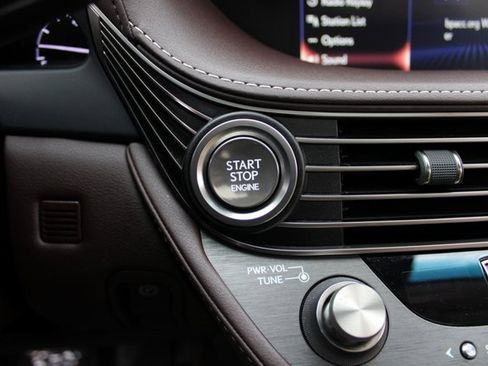 Used 2018 Lexus LS 500 w/ Accessory Package (Z1) image 20