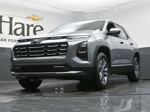 New 2026 Chevrolet Equinox LT w/ Safety and Technology Package FWD image 4