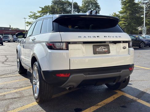 Used 2018 Land Rover Range Rover Evoque SE image 14
