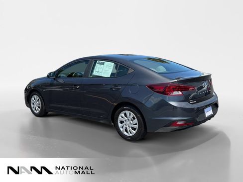 Used 2020 Hyundai Elantra SE FWD image 3