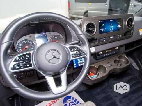 Used 2022 Mercedes-Benz Sprinter 3500 image 19