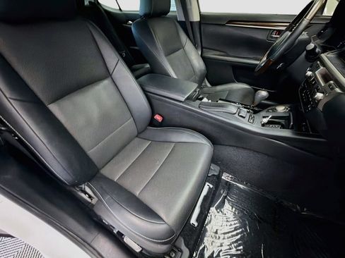 Used 2015 Lexus ES 350 w/ Premium Package FWD image 15