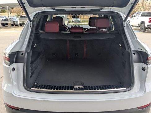 Used 2023 Porsche Cayenne S image 23