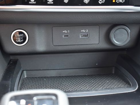 Used 2023 Nissan Rogue SV FWD image 35