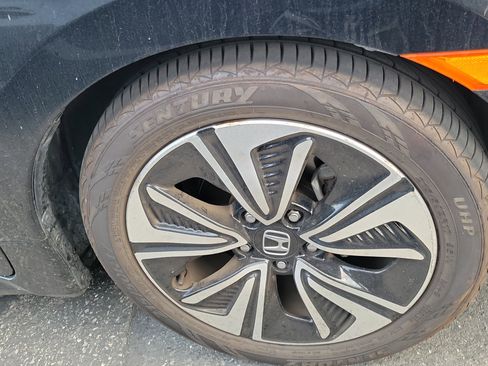 Used 2016 Honda Civic EX-L image 4