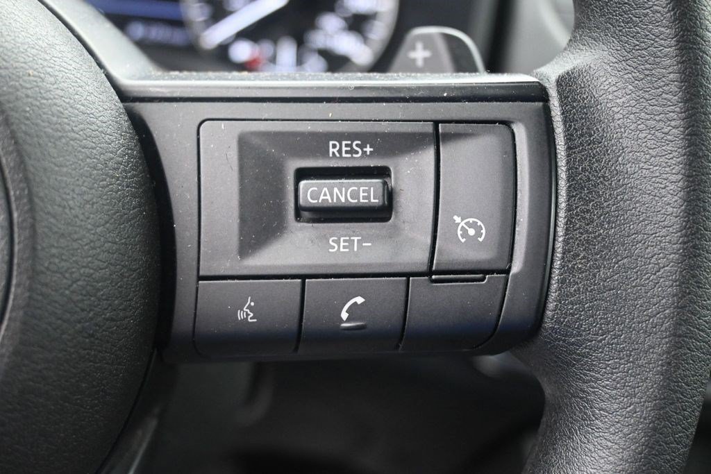 Used 2023 Nissan Rogue S AWD/4WD image 22