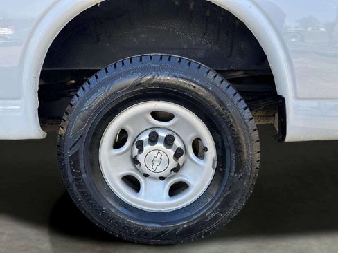 Used 2016 Chevrolet Express 2500 Extended image 30