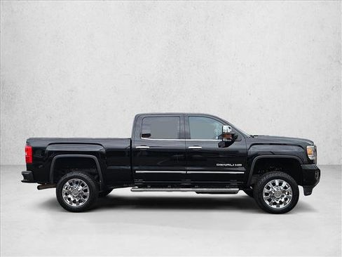 Used 2015 GMC Sierra 2500 Denali w/ Duramax Plus Package image 4