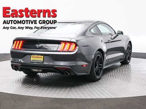 Used 2018 Ford Mustang Coupe image 5