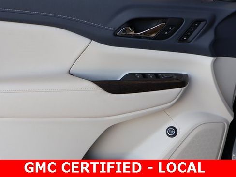 Used 2023 GMC Acadia Denali w/ Denali Technology Package image 10