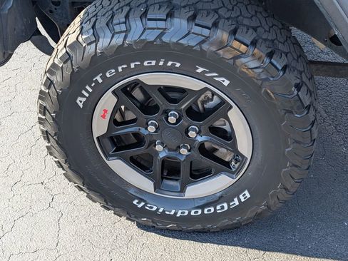 Used 2018 Jeep Wrangler Unlimited Rubicon w/ LED Lighting Group image 24