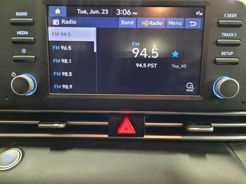 Used 2023 Hyundai Elantra SEL FWD image 25