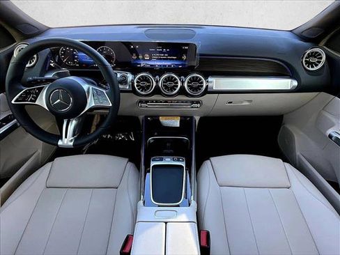 New 2026 Mercedes-Benz GLB 250 image 7