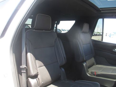 Used 2023 GMC Yukon SLT AWD/4WD image 25