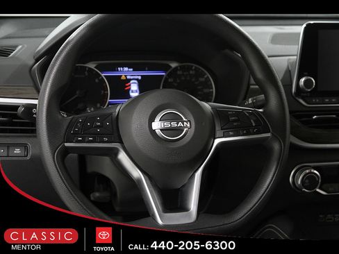 Used 2023 Nissan Altima 2.5 SV FWD image 7