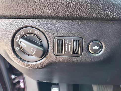 Used 2022 Dodge Challenger SXT w/ Blacktop Package image 15