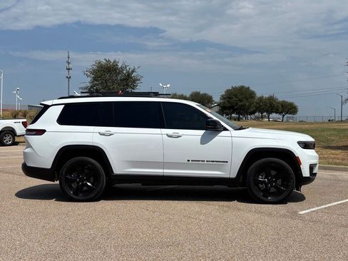 Used 2023 Jeep Grand Cherokee L Limited w/ Luxury Tech Group II AWD/4WD image 4