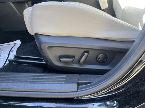 Used 2024 Nissan Rogue SV w/ SV Premium Package AWD/4WD image 20