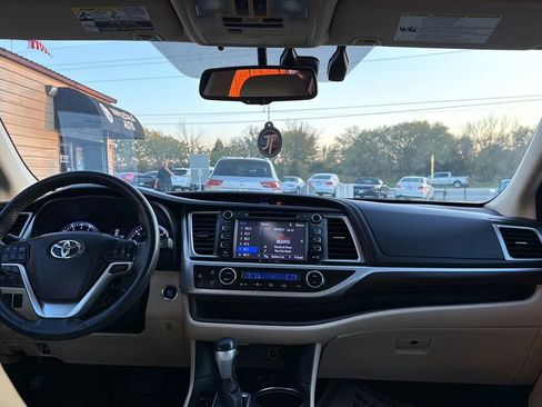 Used 2016 Toyota Highlander Limited Platinum image 23
