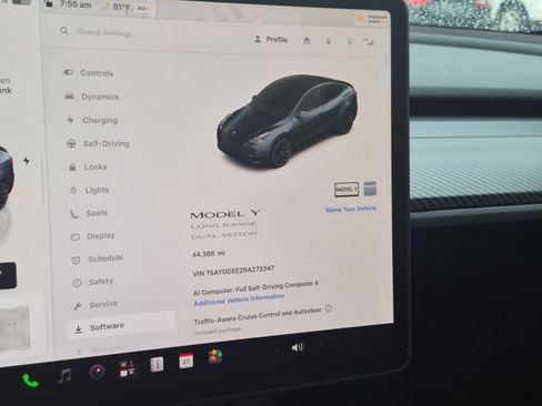 Used 2024 Tesla Model Y Long Range AWD/4WD image 3