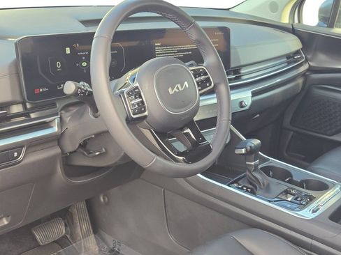Used 2025 Kia Carnival SX w/ SX Dark Edition Package FWD image 16