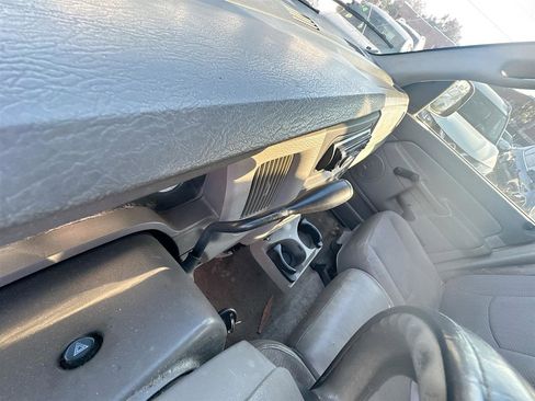 Used 2005 Dodge Ram 1500 Truck ST image 15