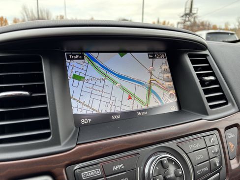 Used 2019 Nissan Pathfinder Platinum image 38