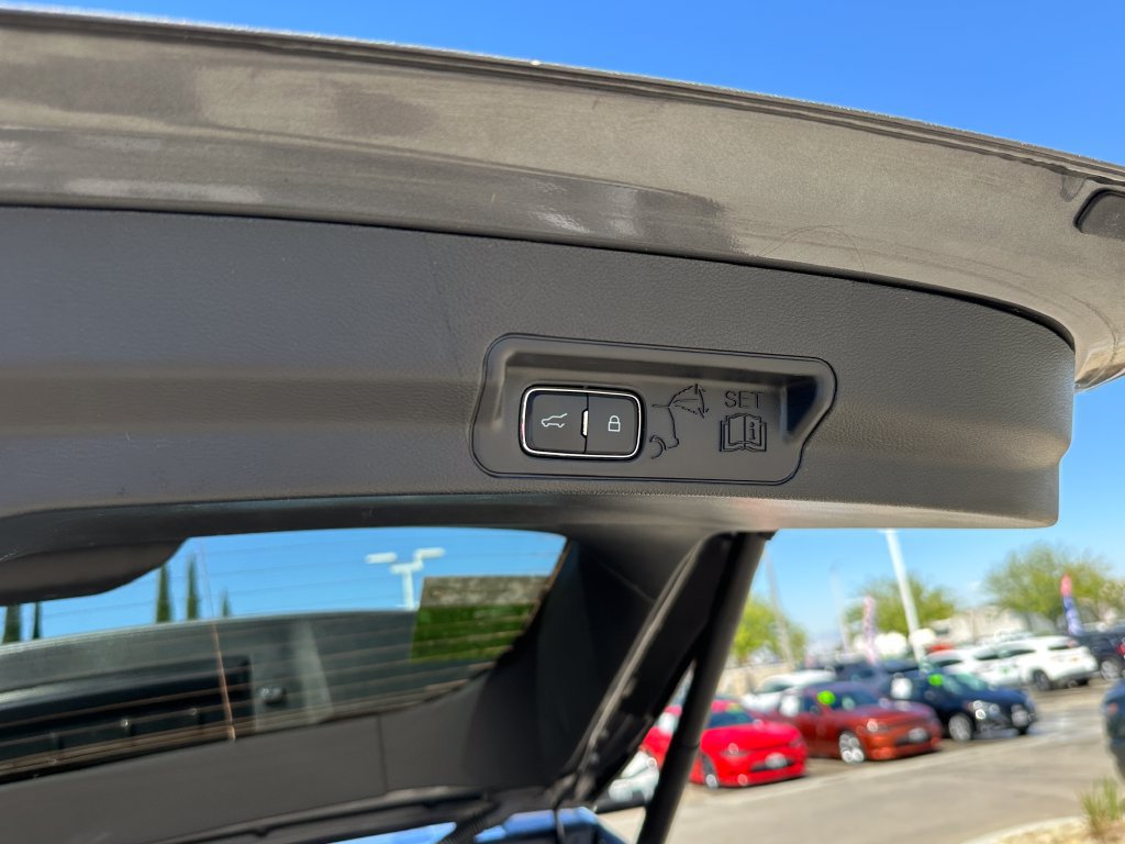 Used 2025 Ford Explorer ST-Line AWD/4WD image 23