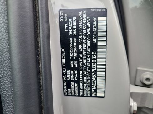 Used 2023 Porsche Macan S AWD/4WD image 33