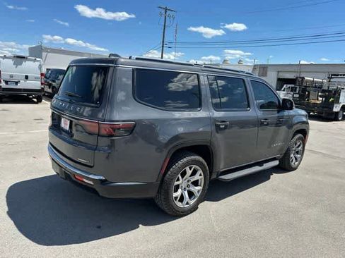 Used 2022 Jeep Wagoneer Series II AWD/4WD image 23