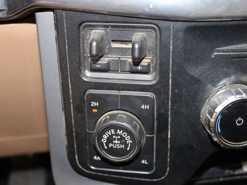 Used 2022 Ford F150 Lariat w/ Trailer Tow Package AWD/4WD image 30