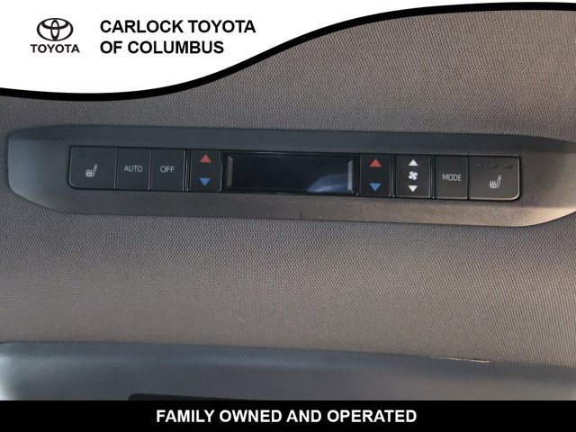 Used 2022 Toyota Sienna Platinum AWD/4WD image 22