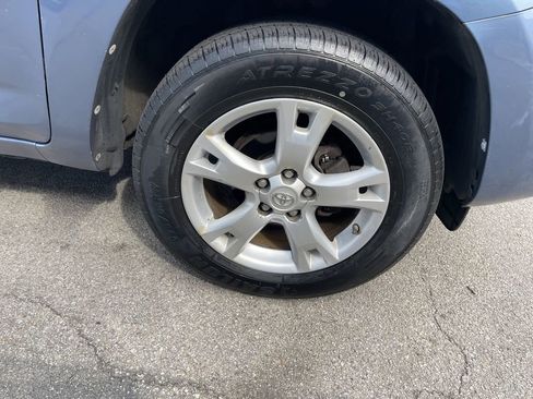 Used 2011 Toyota RAV4 4WD w/ Upgrade Value Pkg image 11