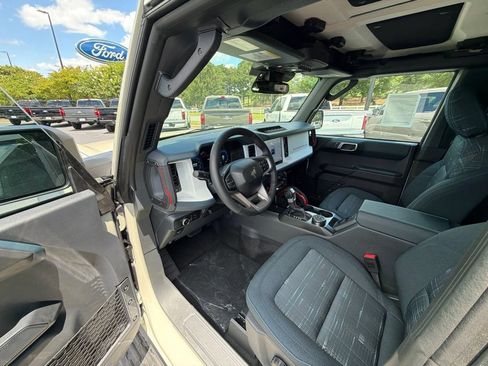 New 2026 Ford Bronco Heritage Edition AWD/4WD image 9