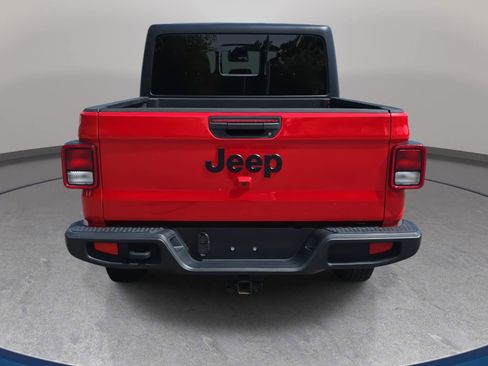 Used 2024 Jeep Gladiator Sport image 6