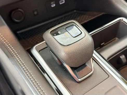 Used 2022 Nissan Pathfinder Platinum AWD/4WD image 17