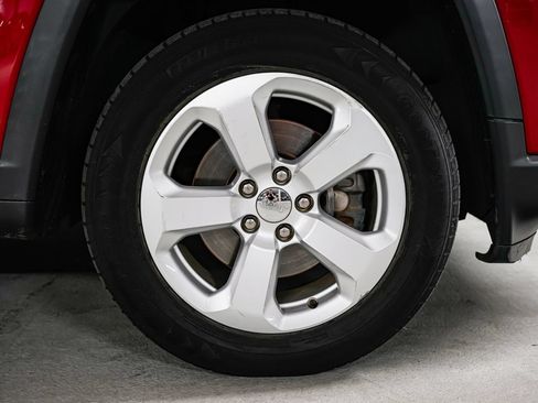 Used 2018 Jeep Compass Latitude w/ Popular Equipment Group AWD/4WD image 33